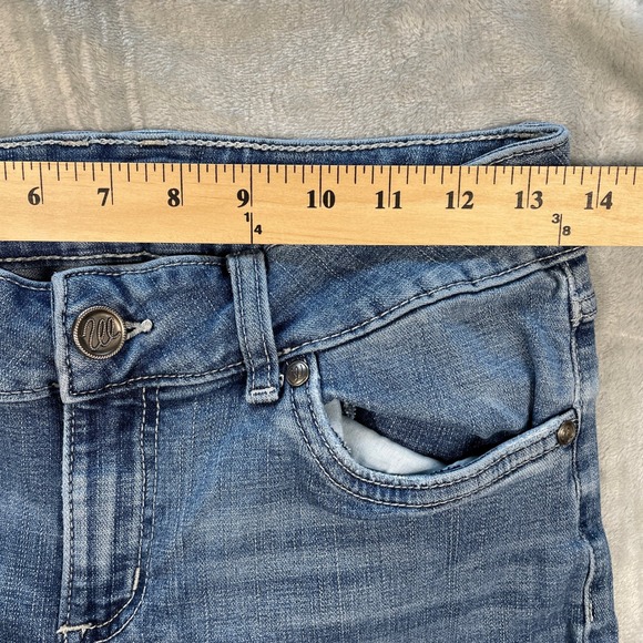 Wrangler Womens Boot Cut Jeans Embroidered Medium Wash Denim Size 7x36 - Picture 9 of 12